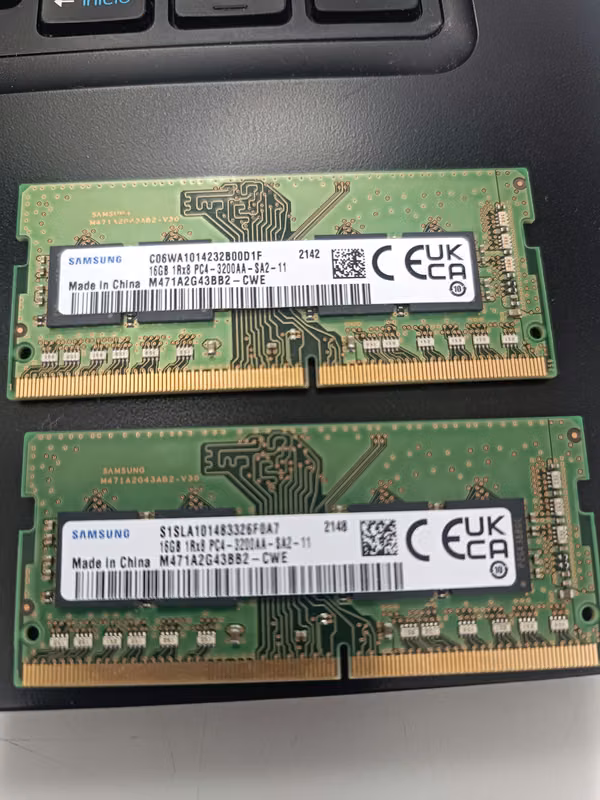 2 memorias ddr 4 de 16 gb