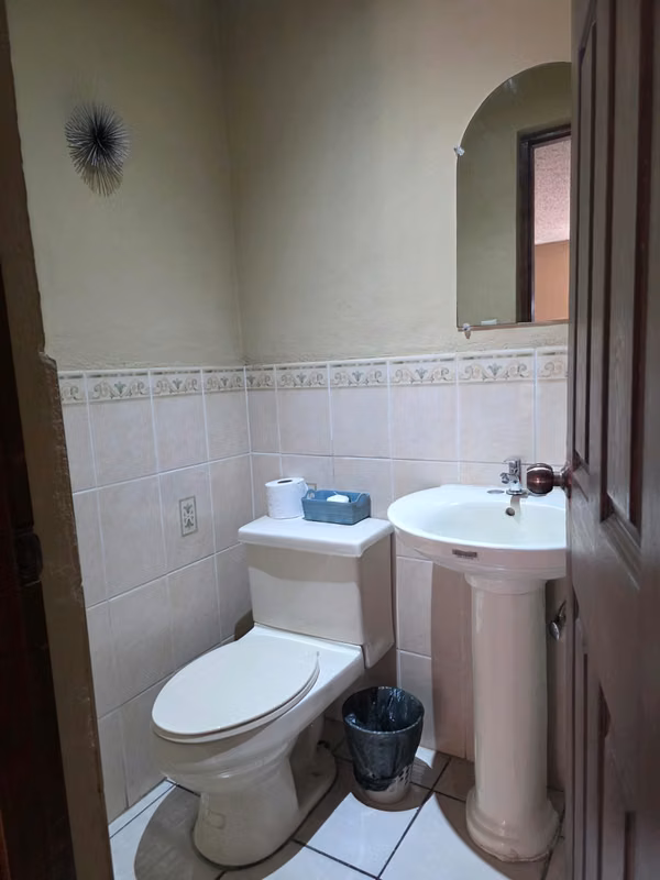 HOUSE FOR RENT, IMMEDIATE TO FUTURE TOWER, WORD TRADE CENTER