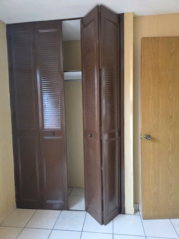HOUSE FOR RENT, IMMEDIATE TO FUTURE TOWER, WORD TRADE CENTER