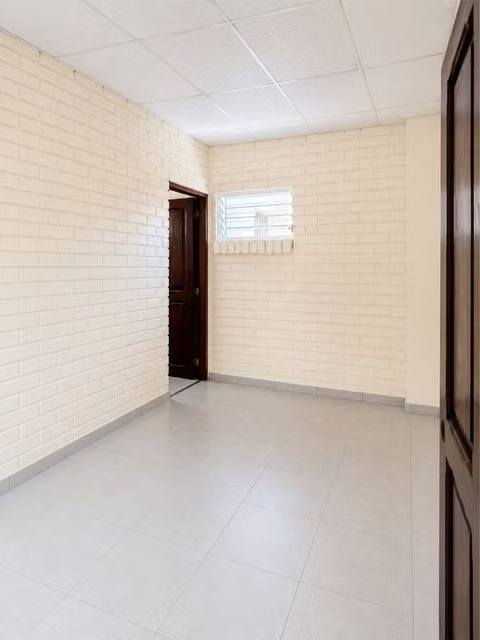 PREMIUM CORPORATE LOCATION IN RENT - 124; ROUND AREA OF THE LUCEIRO