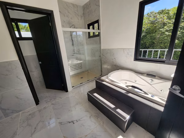 SE VENDE O SE ALQUILA CASA RESIDENCIAL LA MONTAÑA II, SANTA TECLA