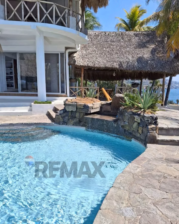 SALE $1, EL PALMARCITO EL PARAISO BEACH HOUSE- El SALVADOR