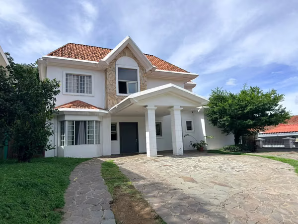 SE VENDE CASA ALTURAS DE TENERIFE, RESIDENCIAL PRIVADA, tiene 1100 v2