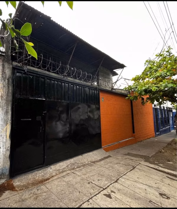 Bodega alquiler por Paryqe Centenario