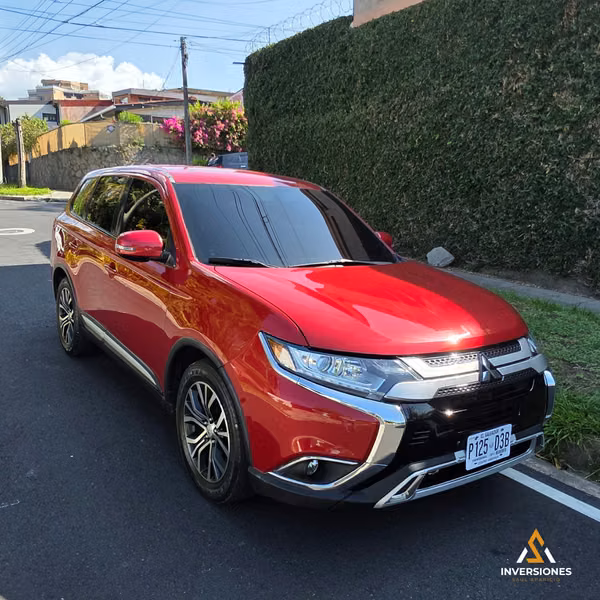 Mitsubishi Outlander, SE