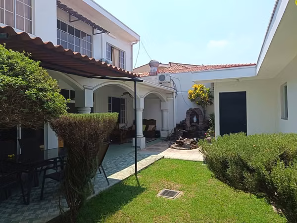 CASA EN ALQUILER MADRE SELVA SANTA ELENA (CONTIGUO A EMBAJADA AMERICANA)
