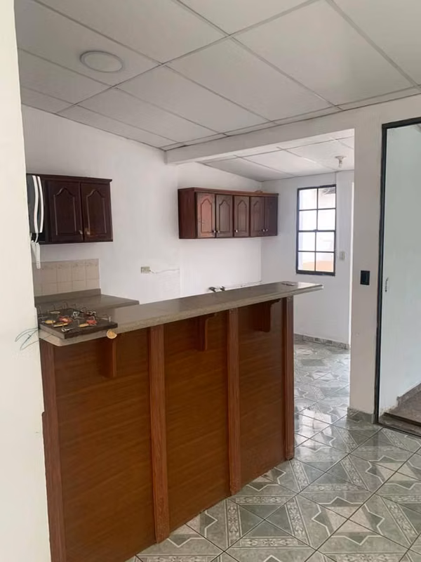 CASA EN MONTE SION SANTA TECLA 5  HABITACIONES