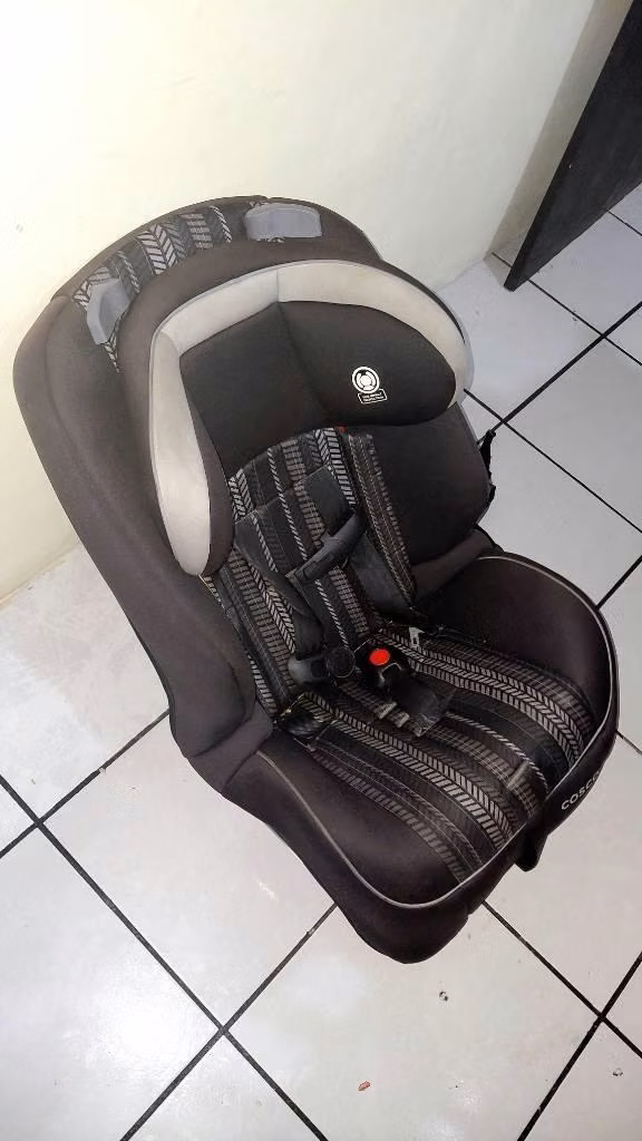 Porta bebe para carro