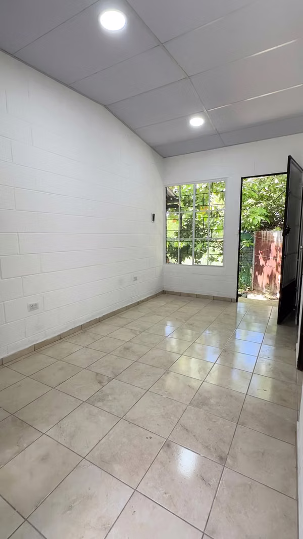 APOPA VENDO CASA DE PASAJE, SANTA TERESA DE LAS FLORES TODA REMODELADA
