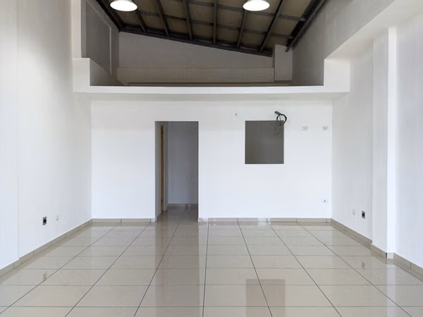 EN ALQUILER | LOCALES COMERCIALES · SEGUNDO NIVEL – PLAZA TRIANA, CALLE LA MASCOTA, SAN SALVADOR