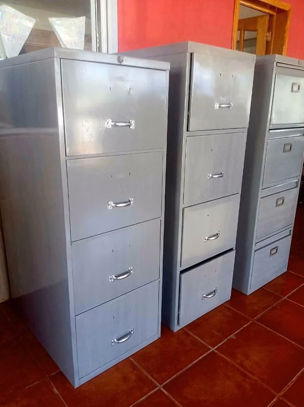 Mesita pata TV de madera $75  Madera Cedro