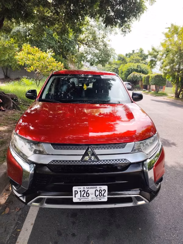 Vendo Mitsubishi Outlander 2020 bolsas buenas