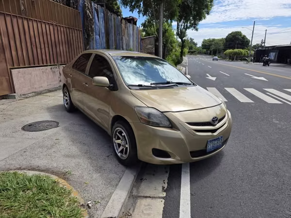Toyota Yaris Paquete Eléctrico Año 2012