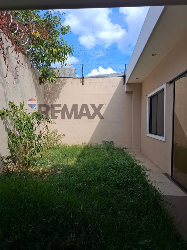 Casa en venta en Residencial Sinaí, Santa Ana.