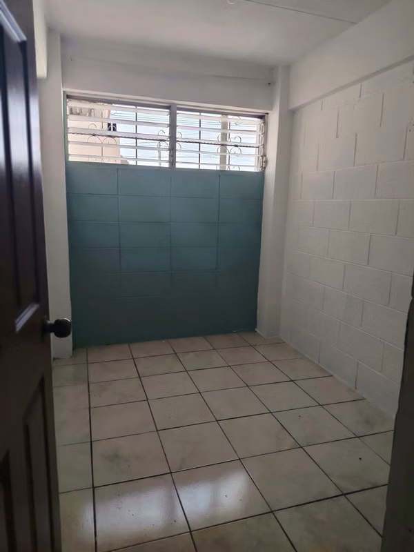 Alquilo apto pequeño Cumbres de Escalón