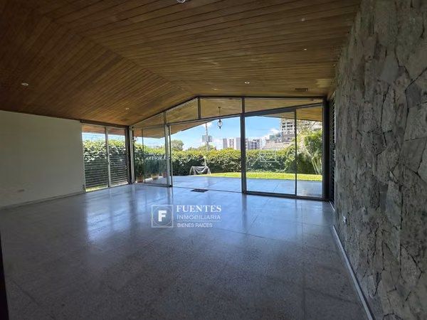 VENTA CASA COL ESCALON SAN SALVADOR