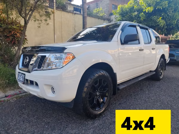 NISSAN FRONTIER 2018 DOBLE CABINA,   4X4,PIÑON DE MONTAÑA, TODO EN EXCELENTE ESTADO,BIEN REVISADO TARJETA A MI NOMBRE
