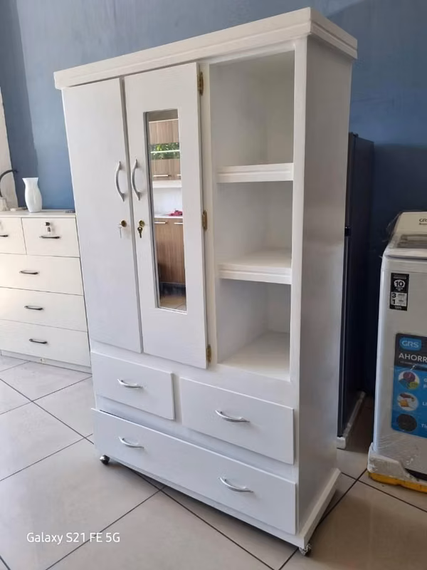 Ropero con peldaños nuevo