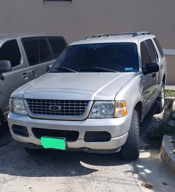 FORD EXPLORER XLT 2004 4X4 – EXCELENTE ESTADO