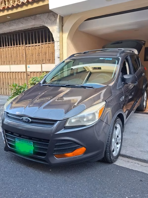 Vendo Ford Escape año 2016 version 'S'