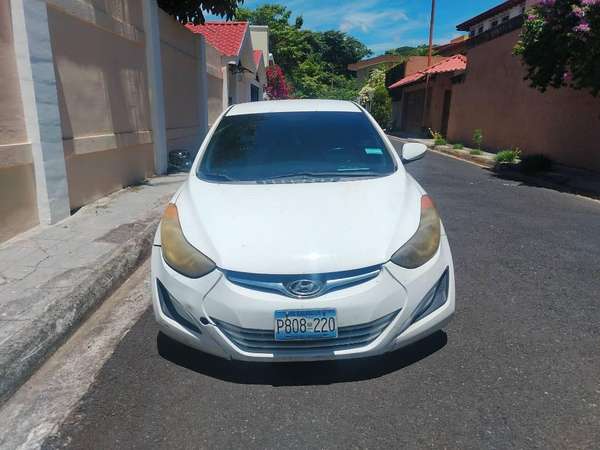 **HYUNDAI ELANTRA 2015 – AUTOMÁTICO – MOTOR 1.8