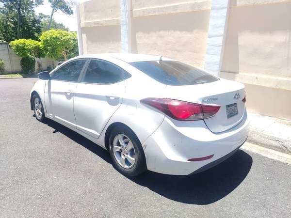 **HYUNDAI ELANTRA 2015 – AUTOMÁTICO – MOTOR 1.8