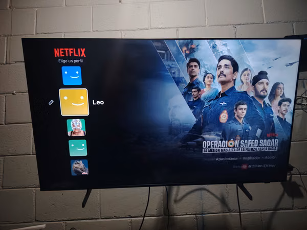 Samsung 55" Smart TV UHD 4K 55” – UN55U8000FPXPA | Excelente Estado + Caja Original