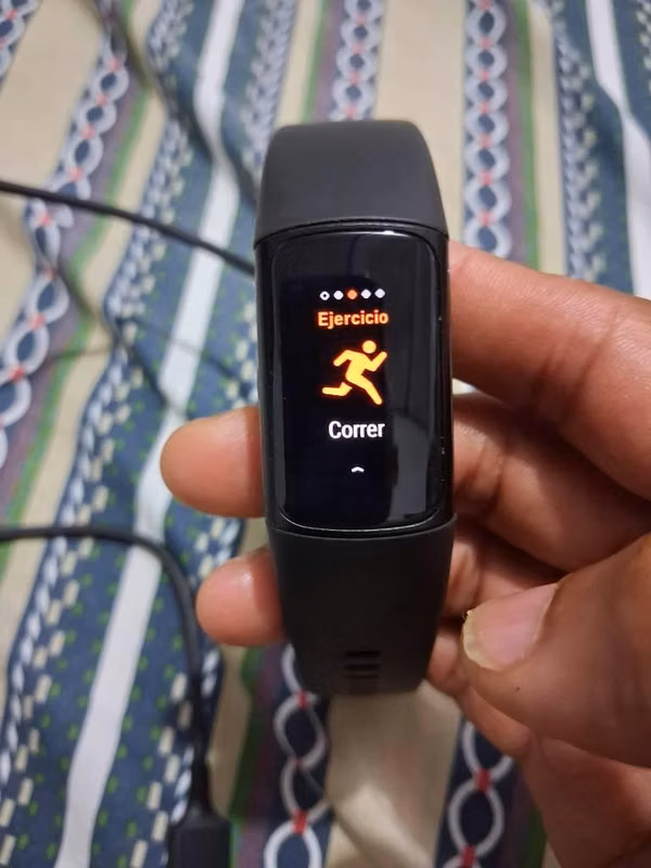 Vendo banda fitbit charge 6 y smart watch bitbit negociables