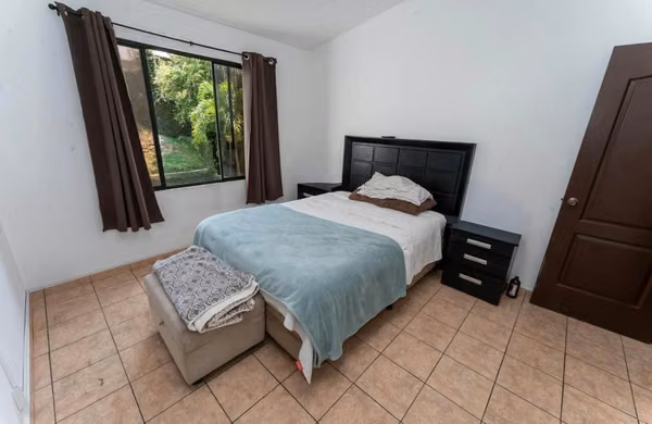 Venta de casa en Residencial Vía del Mar, Santa Tecla