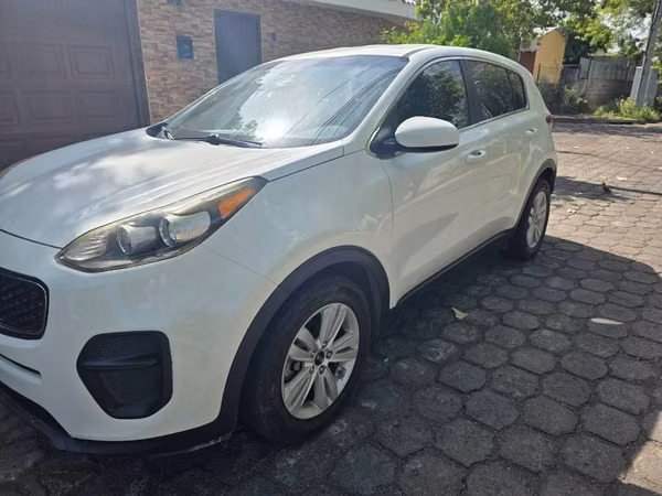 VENDO KIA SPORTAGE FE 2018 4X2