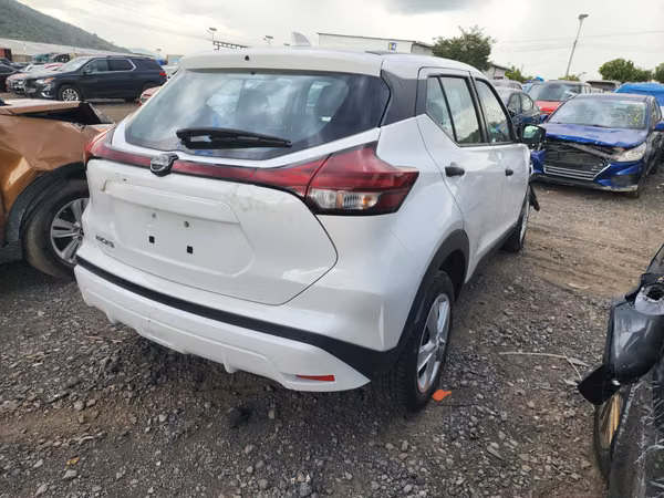 NISSAN KICKS SV 2024 YA EN ADUANA