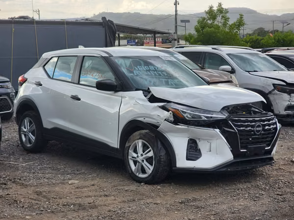 NISSAN KICKS SV 2024 YA EN ADUANA