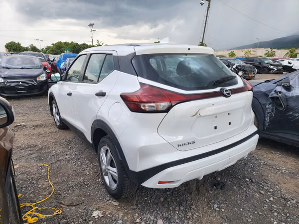 NISSAN KICKS SV 2024 YA EN ADUANA