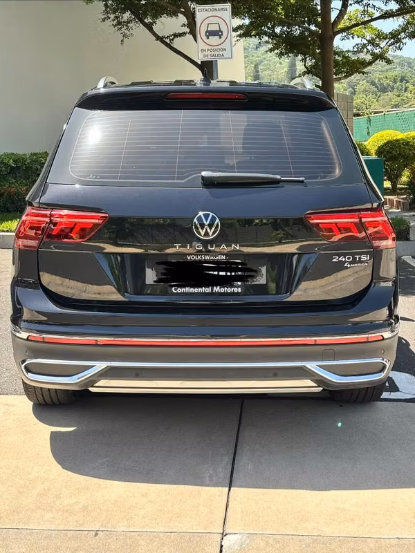 Vendo Volkswagen Tiguan Elegance de agencia 2024 - 7 asientos $32,900 negociables