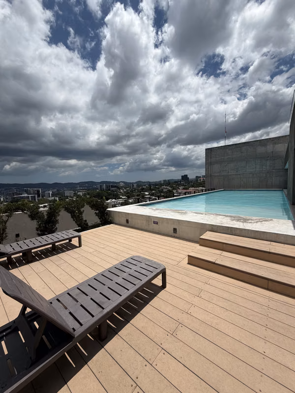 ALTOS TOWER ESCALON (luceiro)