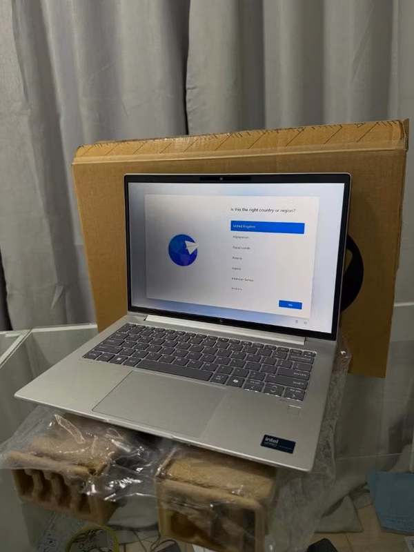 Laptop Convertible X360 Hp 13.3 Oled I7 8gb 512gb Ssd Tactil Nuevo