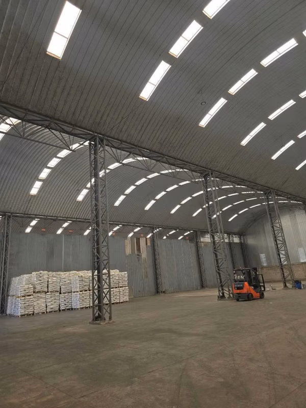 SE ALQUILA BODEGA EN LOURDES