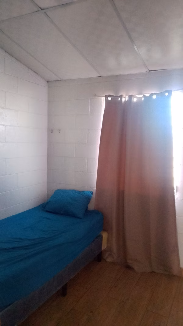Alquiler de habitación a 2 cuadras de plaza merliot