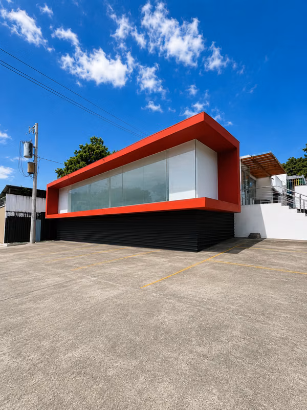 Step, middle, place for rent.