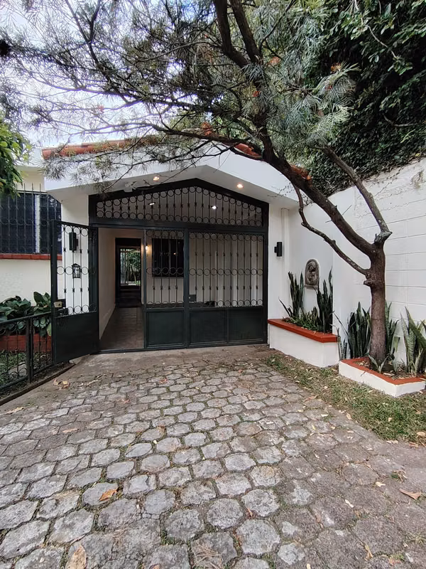RENT OR SELL HOUSE IN SANTA ELENA