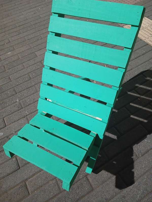 Two-piece intertwined garden chair