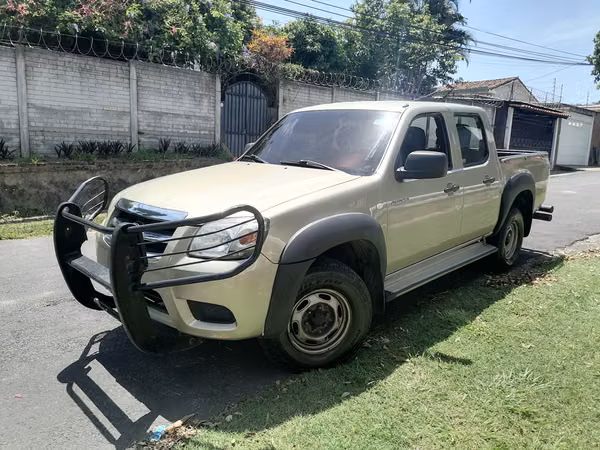 Pickup Mazda BT-50 4x4 Turbo Double Cabin. Keep up. Excellent opportunity