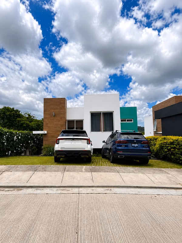 La Florida, Nuevo Cuscatlán, casa en venta.