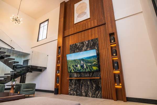 Luxury house in Riverside Park - San Miguel