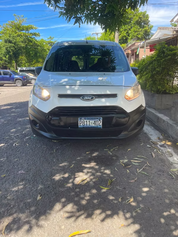 Ford Transit Connect XLT 2016 Automática | 74,700 Kilómetros Originales | Excelente Estado |