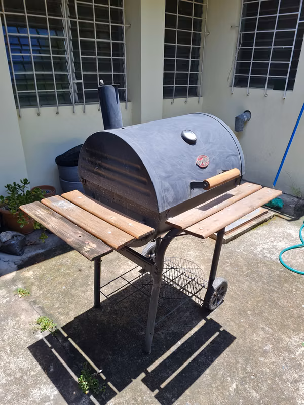 Char-Griller brand coal barbecue