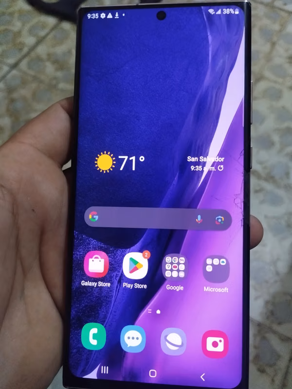Samsung note 20 ultra con detalles 