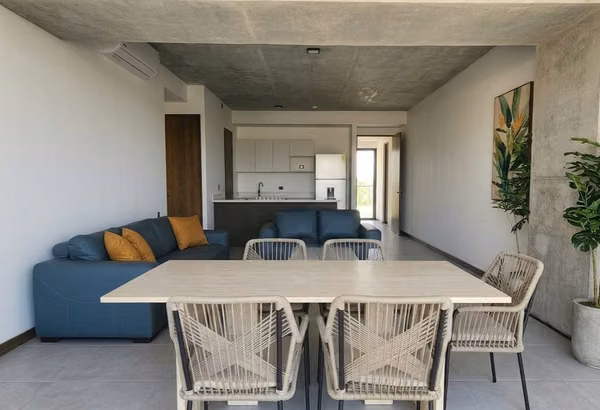SE ALQUILA APARTAMENTO ART HAUS SAN BENITO, AMUEBLADO, tiene 120 m², de 2 habitaciones, cada una con baño privado