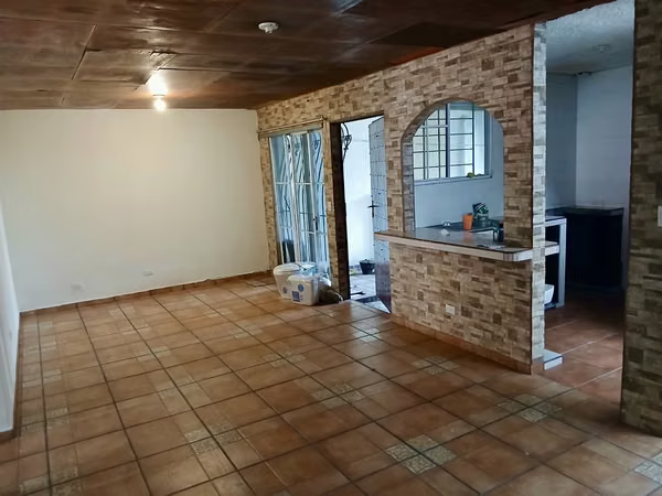 Se alquila casa cerca del estadio cuscatlan 