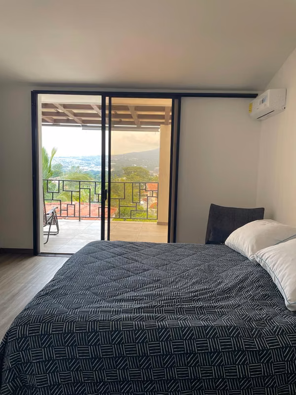 Rental Residence 450m ² - 124; Summits of La Esmeralda - 124; Old Cuscatlán - 124; $3,300